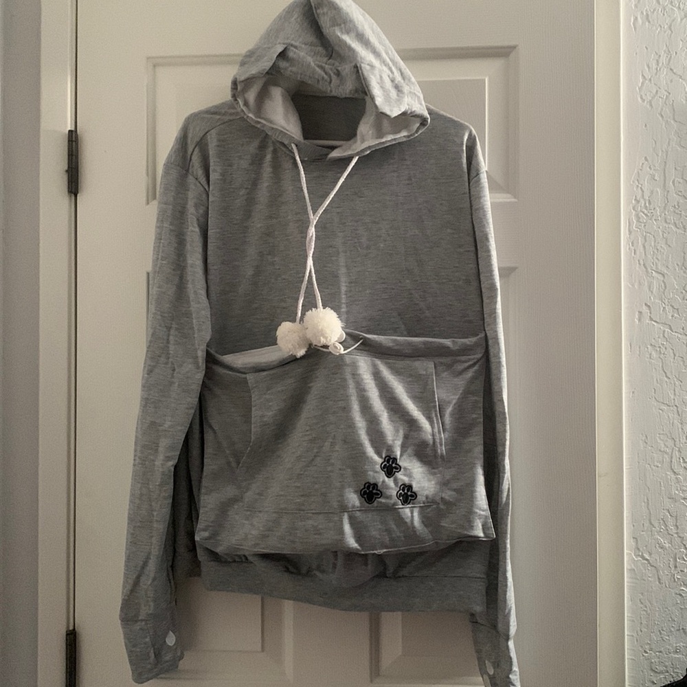 Like New cat or dog carrier sweatshirt/hoodie. Unbranded size 2XL. Gray/white